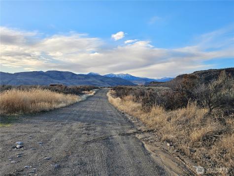 38 Pine Grove Road Oroville WA 98844