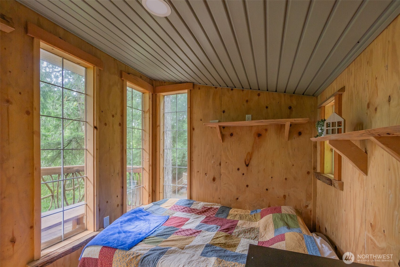 14121 Beaver Drive SE Rainier WA 98576