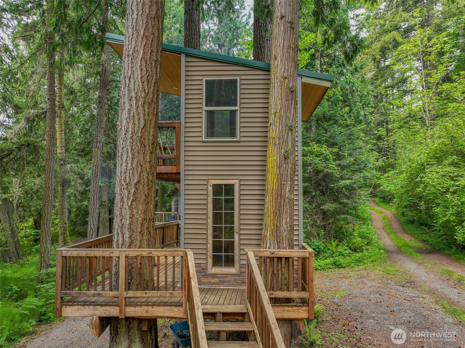 14121 Beaver Drive SE Rainier WA 98576