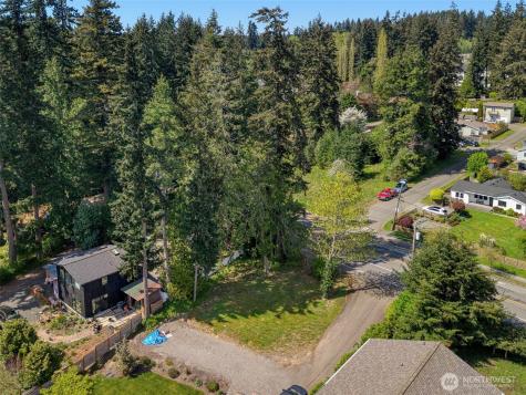 25933 Coveview Lane NE Kingston WA 98346