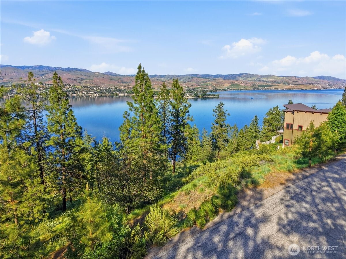 7376 Ridgeview Drive Chelan WA 98816