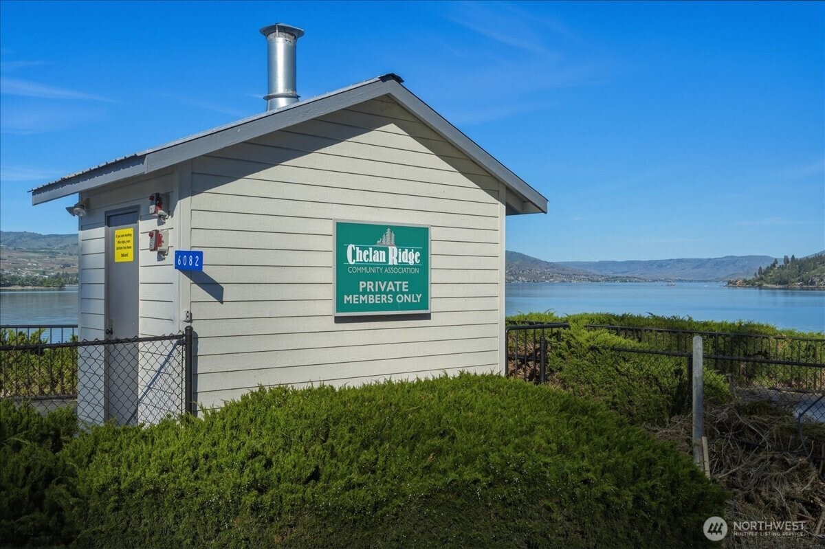 7376 Ridgeview Drive Chelan WA 98816