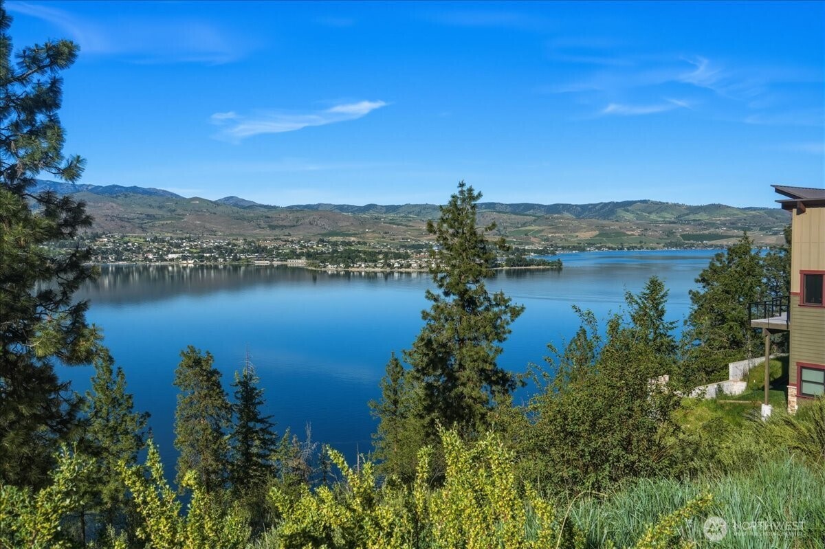 7376 Ridgeview Drive Chelan WA 98816
