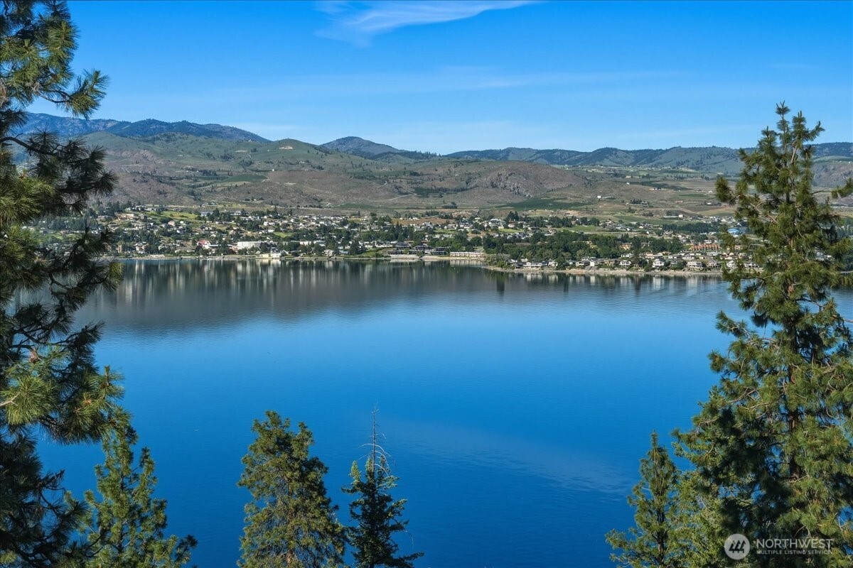 7376 Ridgeview Drive Chelan WA 98816