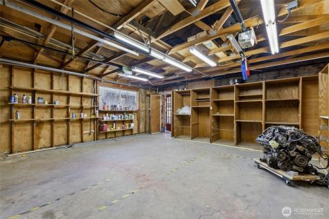 31061 W Lake Morton Drive SE Kent WA 98042
