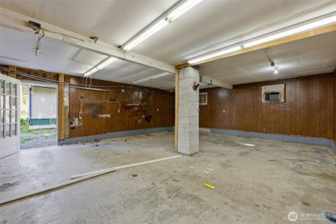 31061 W Lake Morton Drive SE Kent WA 98042