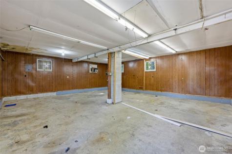 31061 W Lake Morton Drive SE Kent WA 98042
