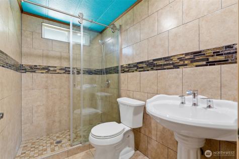 31061 W Lake Morton Drive SE Kent WA 98042