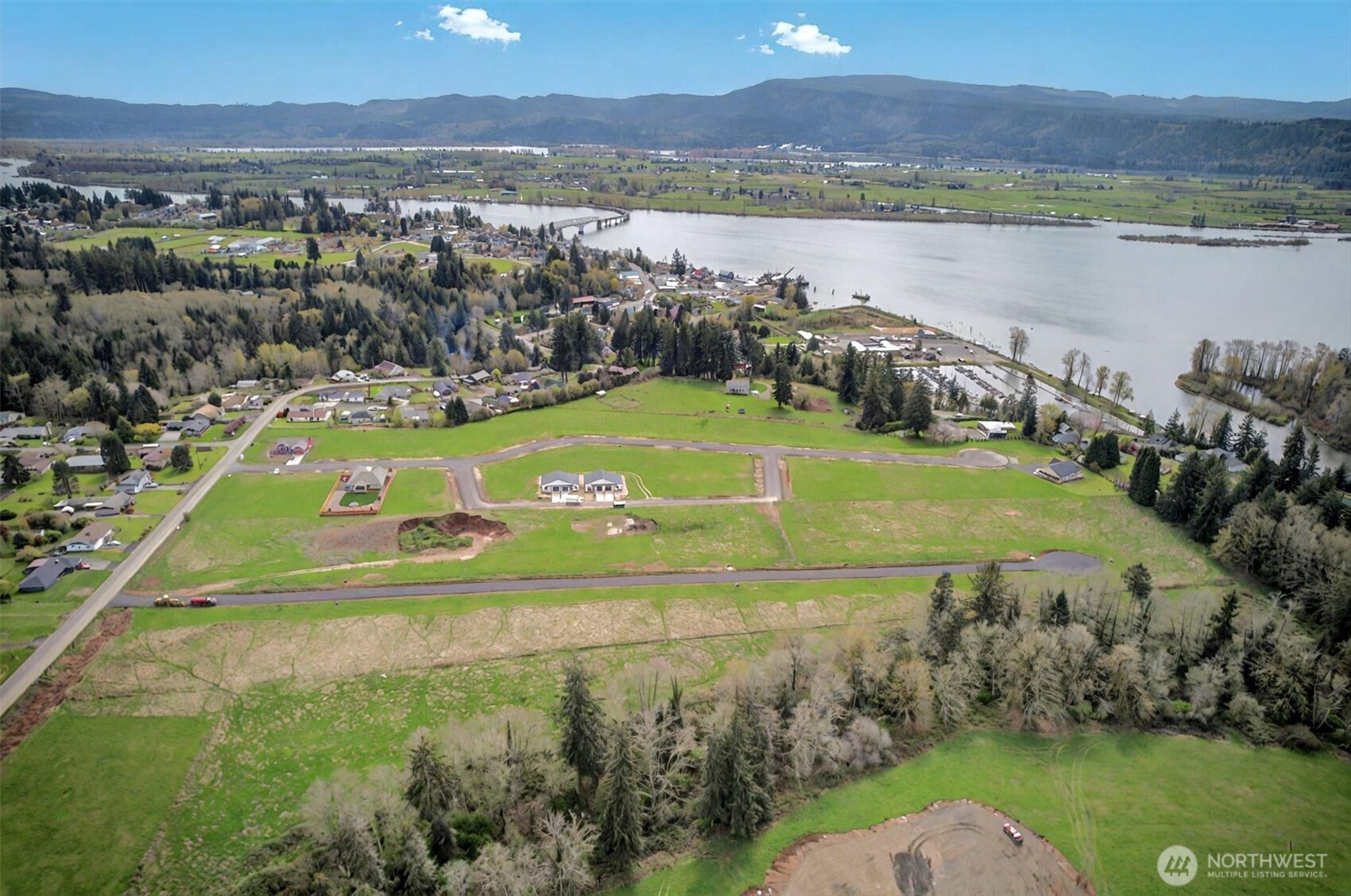 46 Ma'uka Nani Drive Cathlamet WA 98612