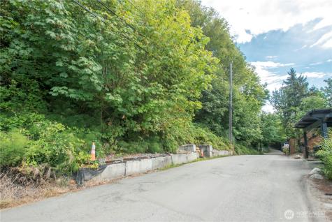 23 Perkins Lane W Seattle WA 98199