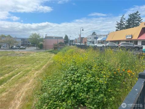 945 SE Pioneer Way Oak Harbor WA 98277