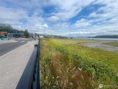 945 SE Pioneer Way Oak Harbor WA 98277