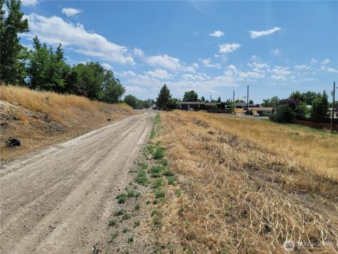 0 Parcel # 060797000 Washington Avenue S Warden WA 98857