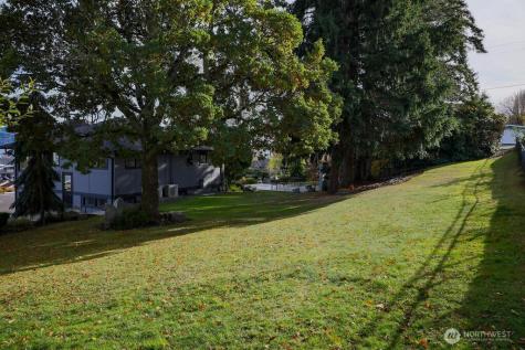 1111 NW Lowell Street Silverdale WA 98383