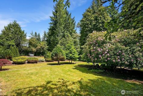 1564 Serpentine Place Shoreline WA 98155