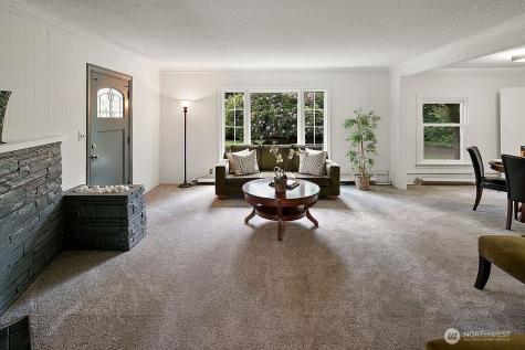 1564 Serpentine Place Shoreline WA 98155