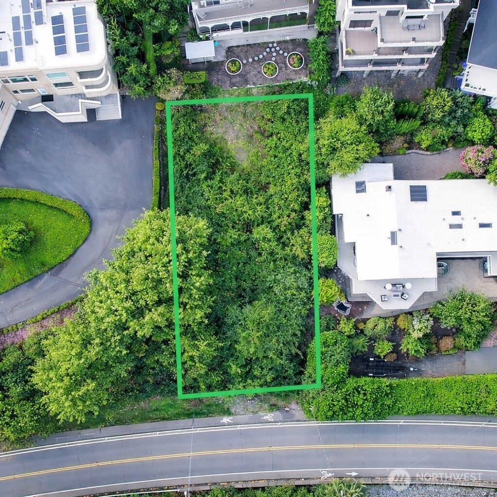 8512 NE Juanita Drive Kirkland WA 98034