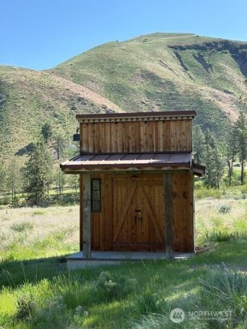 76 Chelan Hills Acres Trail Orondo WA 98843