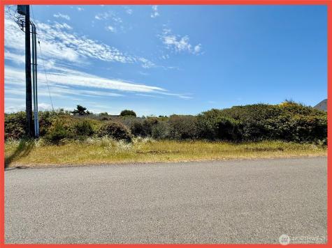 415 N Portal Loop SW Ocean Shores WA 98569
