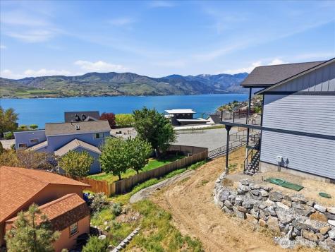 211 Riviera Drive Chelan WA 98816
