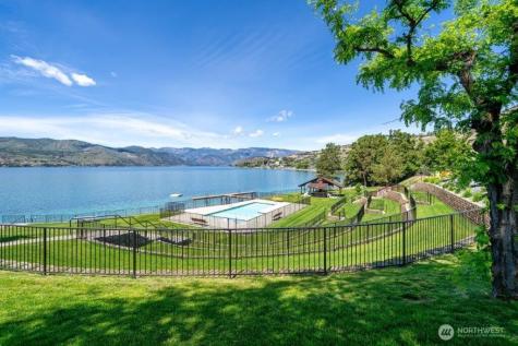211 Riviera Drive Chelan WA 98816