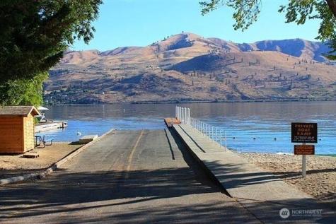 211 Riviera Drive Chelan WA 98816