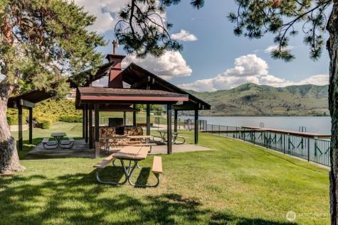 211 Riviera Drive Chelan WA 98816