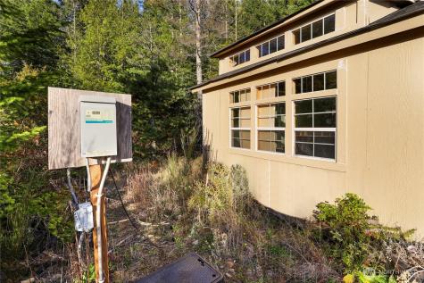 63 Wayne Road W Seabeck WA 98380