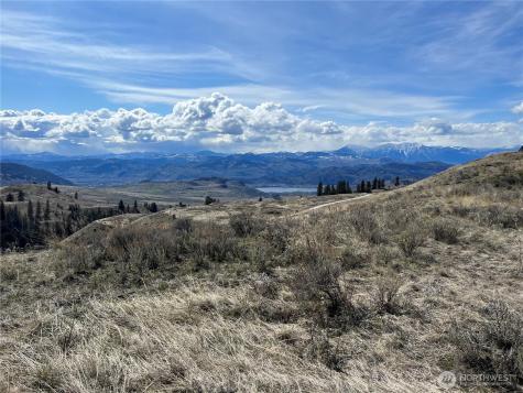 19 Meadowlark Road Oroville WA 98844