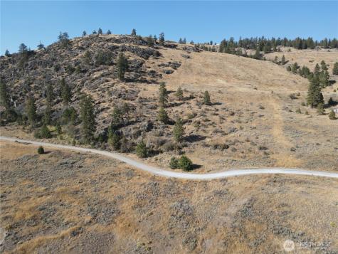 19 Meadowlark Road Oroville WA 98844