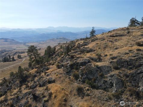 19 Meadowlark Road Oroville WA 98844