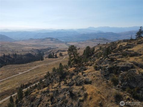 19 Meadowlark Road Oroville WA 98844