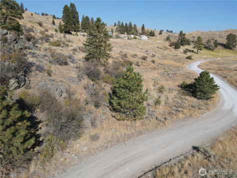 19 Meadowlark Road Oroville WA 98844