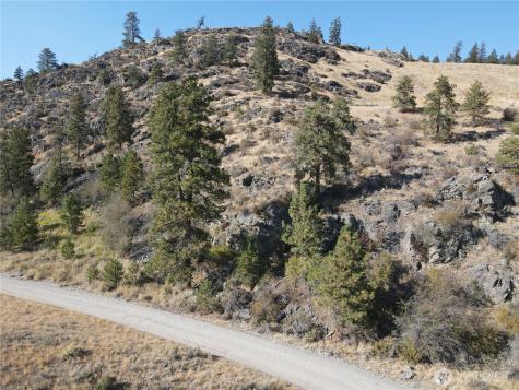 19 Meadowlark Road Oroville WA 98844