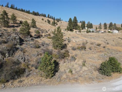 19 Meadowlark Road Oroville WA 98844