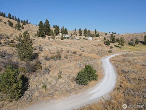 19 Meadowlark Road Oroville WA 98844