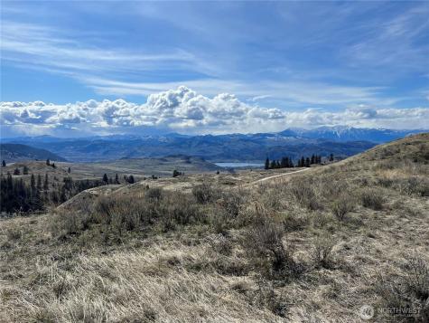 19 Meadowlark Road Oroville WA 98844