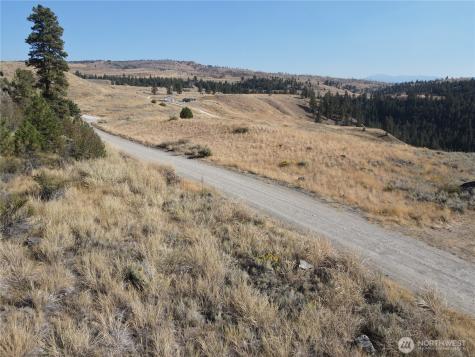 19 Meadowlark Road Oroville WA 98844