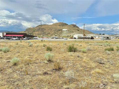 26 Old Riverside A Highway Omak WA 98841