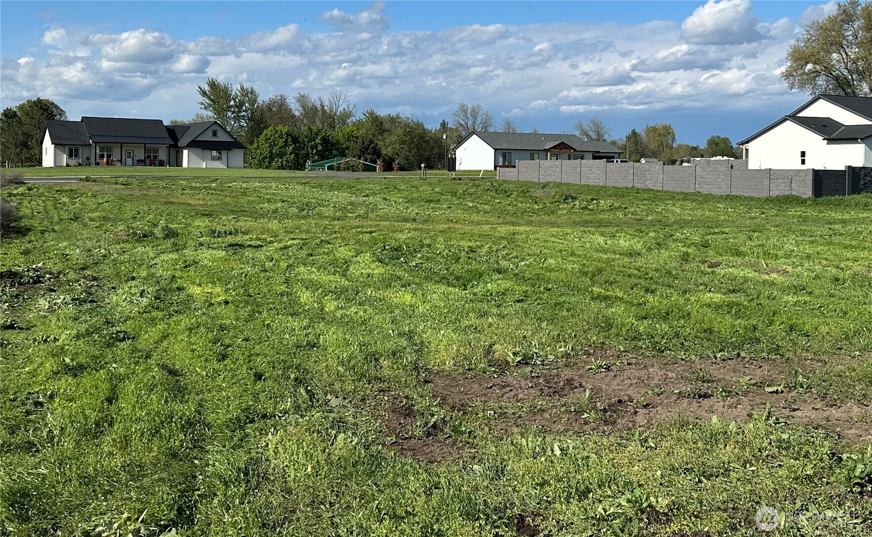 571 SW 12 SW College Place WA 99324