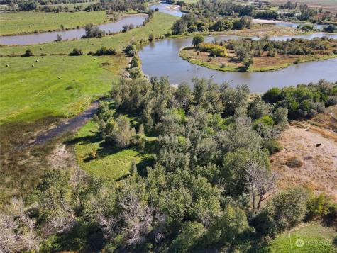 1640 Highway 7 Oroville WA 98844