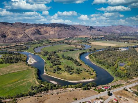 1640 Highway 7 Oroville WA 98844