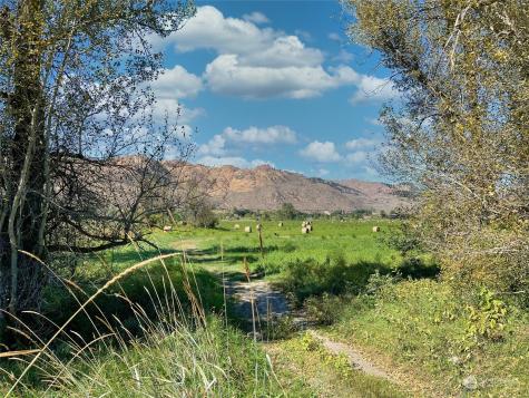 1640 Highway 7 Oroville WA 98844