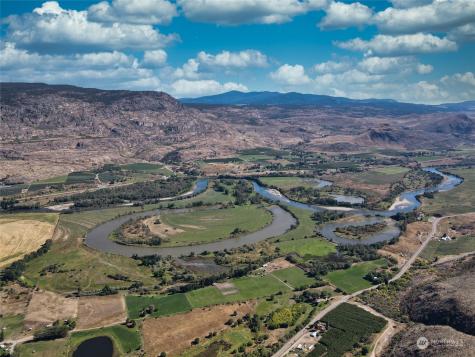 1640 Highway 7 Oroville WA 98844