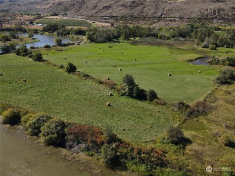 1640 Highway 7 Oroville WA 98844