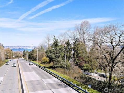 3905 SW Avalon Way Seattle WA 98126