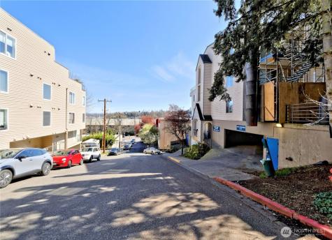 3905 SW Avalon Way Seattle WA 98126