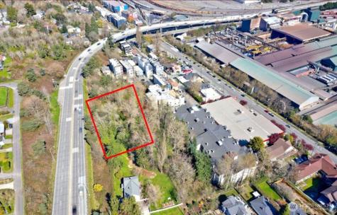 3905 SW Avalon Way Seattle WA 98126