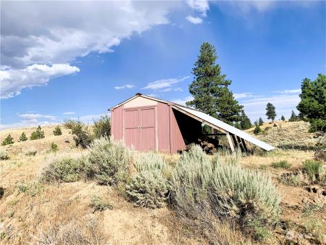 100 Pine Bluffs Lane Waterville WA 98858