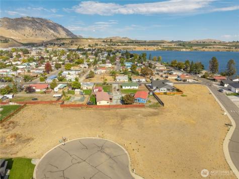 721 Heron Court Brewster WA 98812